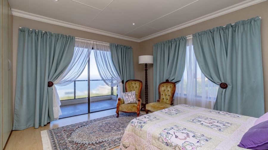 5 Bedroom Property for Sale in Village On Sea Western Cape